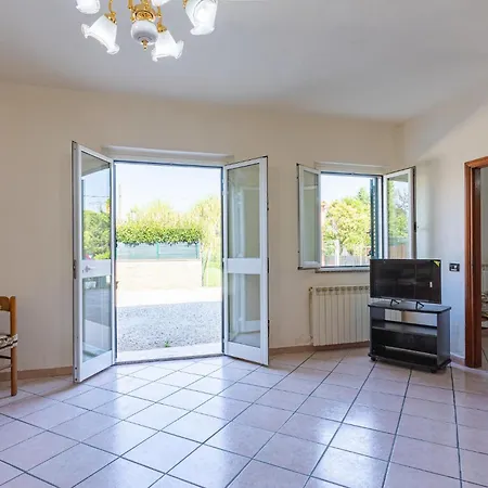 2 Bedroom Cozy In Holiday home *